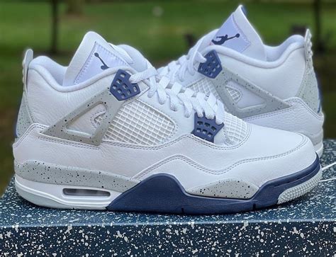 midnight navy blue jordan 4.